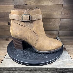 Clarks Women's Size 8 Verona Lark Ankle Boot Heel Strap Bootie Brown Leather